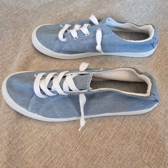 Women's Blue Cute and Comfy Canvas Slip-On Sneakers, Size 9 - Picture 3 of 6